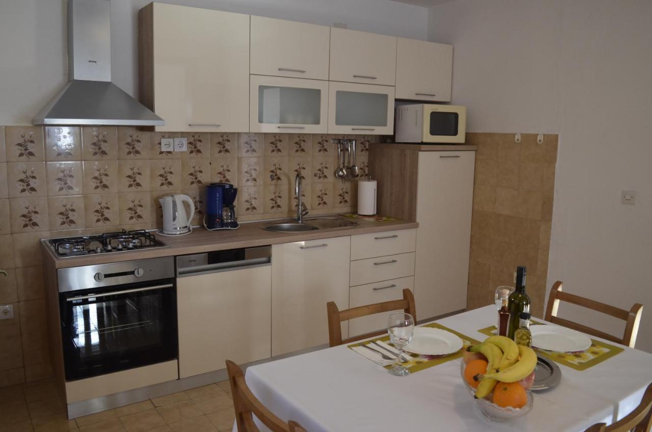 Apartment Ana Kastel Sucurac Exterior photo