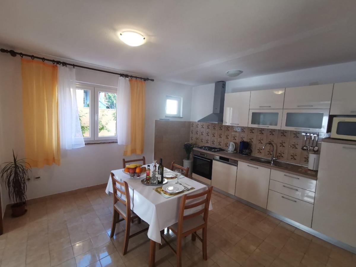 Apartment Ana Kastel Sucurac Exterior photo